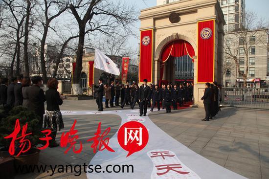 УI(lng)(do)ͰӭTM(jn)ČW(xu)`СR·(gu)ƽ¡ĳ؟(z)